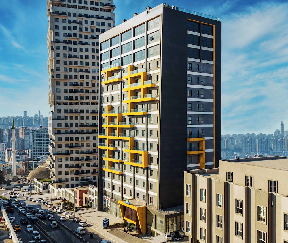 Days Inn & Suites by Wyndham Esenyurt 1