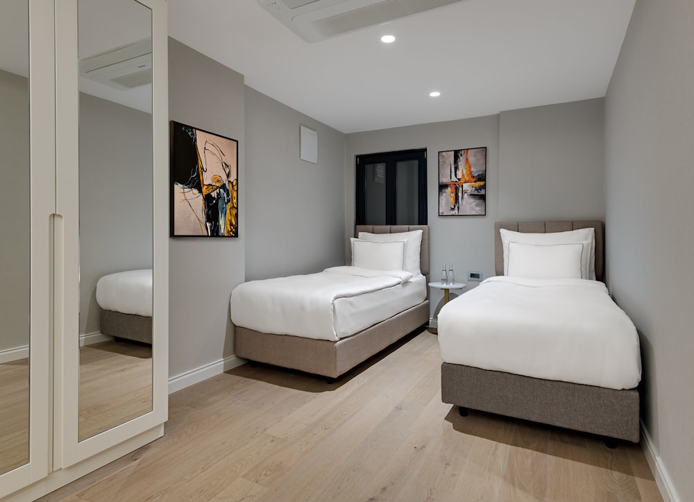 Gleam Collection Hotel 20