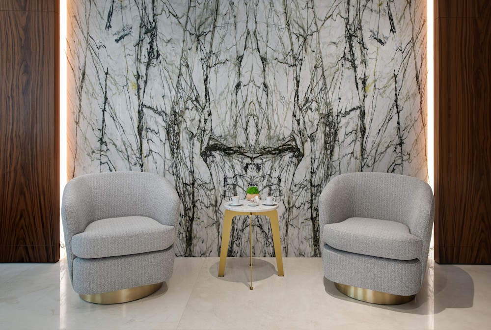 Gleam Collection Hotel 3