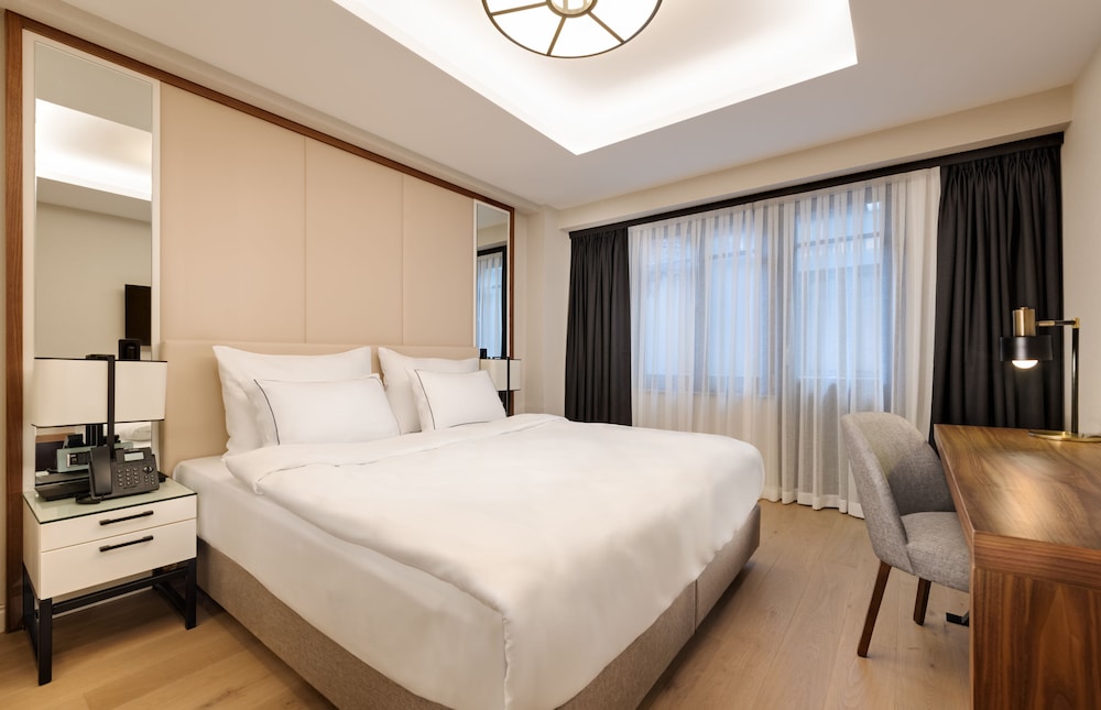 Gleam Collection Hotel 7