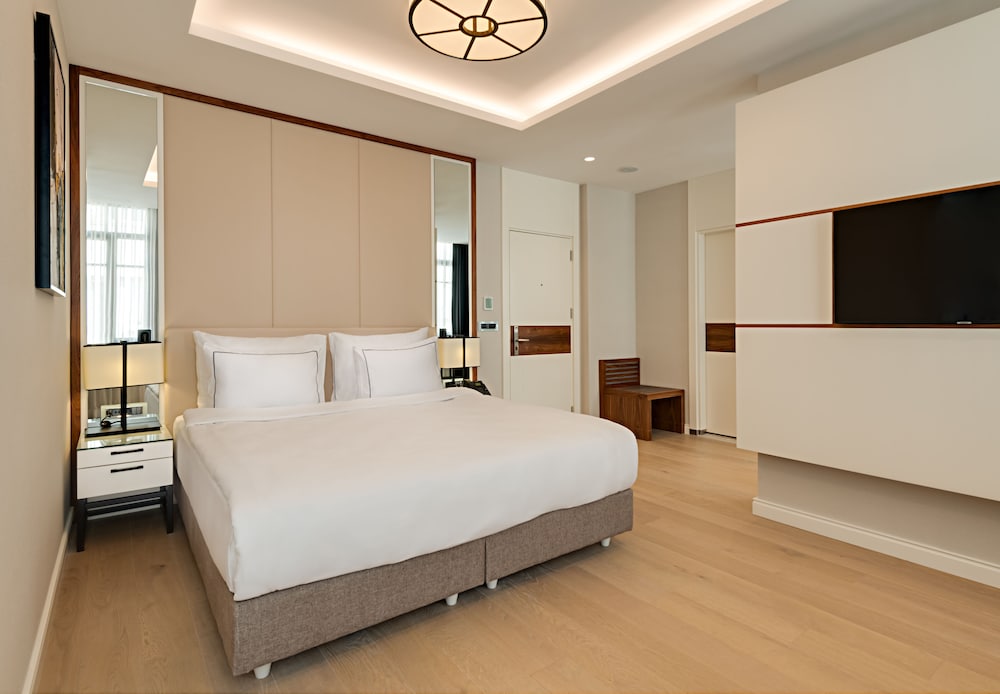 Gleam Collection Hotel 18