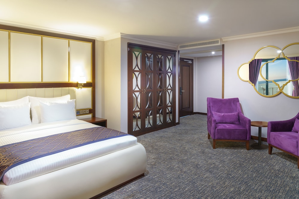 Ramada Plaza by Wyndham Silivri 11