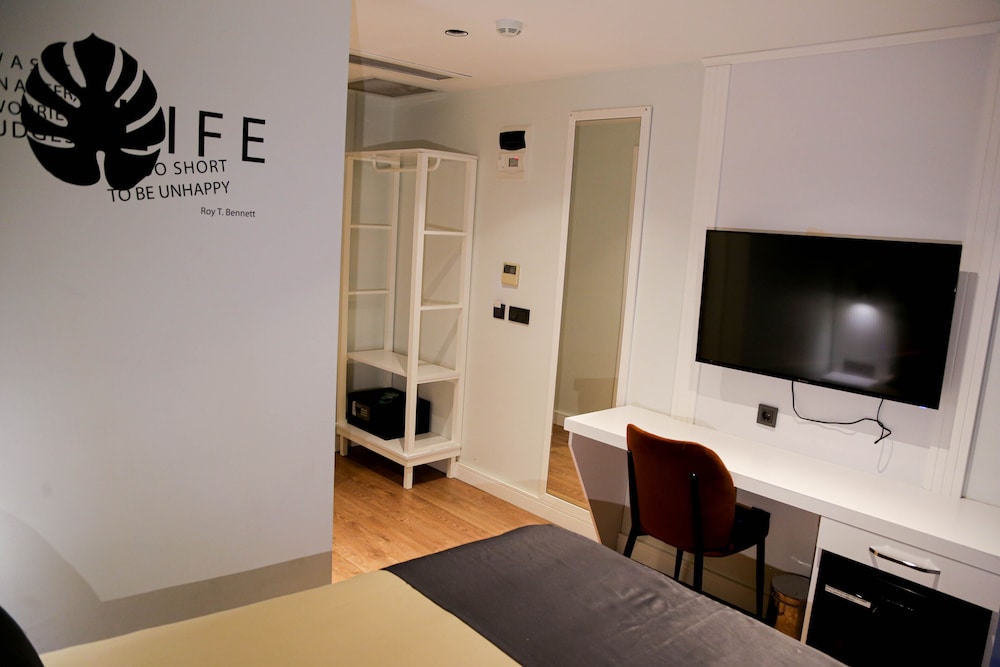 Axu Airport Hotel 12