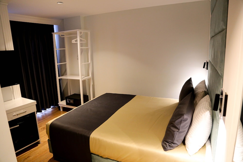 Axu Airport Hotel 4