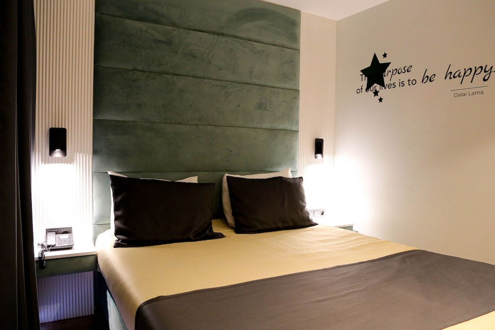 Axu Airport Hotel 24