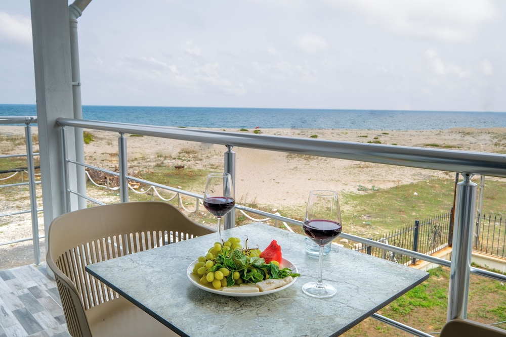 Yaliköy Deniz Otel 24