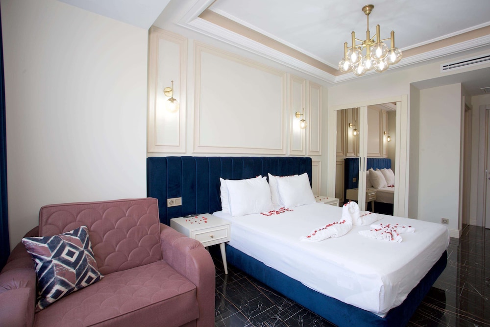 Princely Suites 17