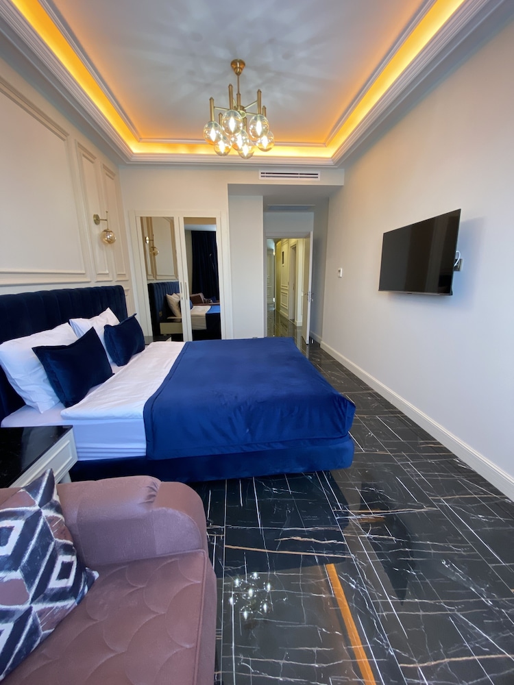 Princely Suites 4