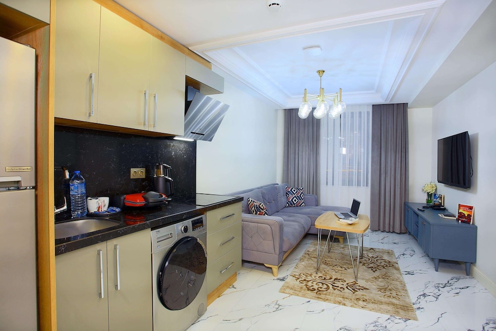Princely Suites 8