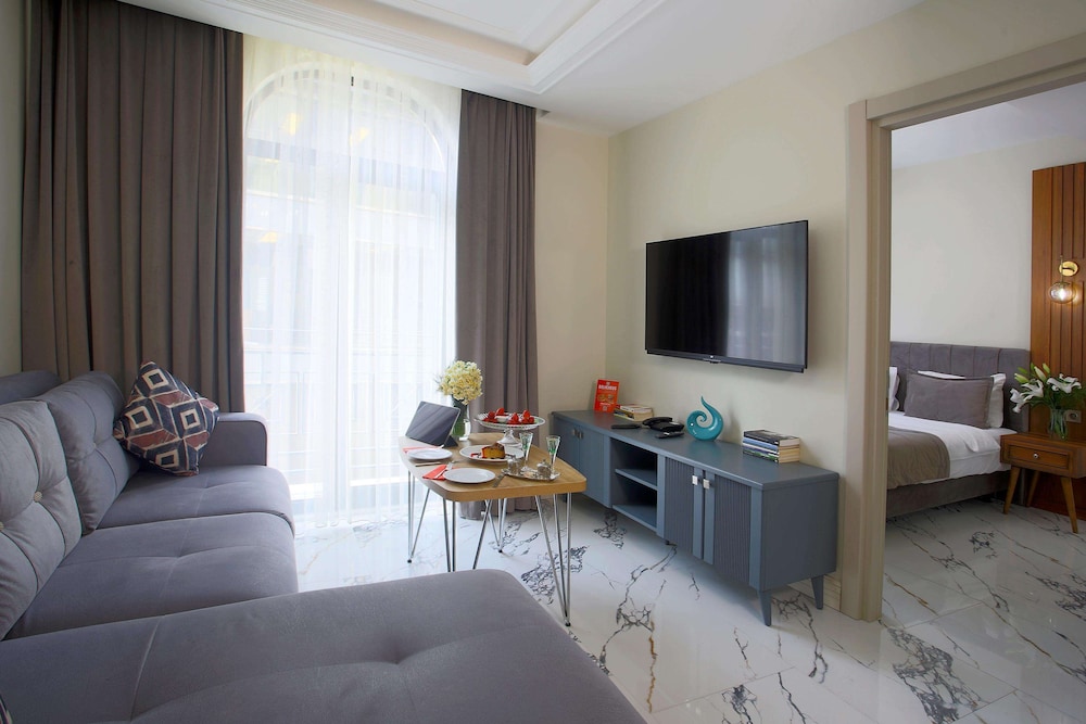 Princely Suites 14