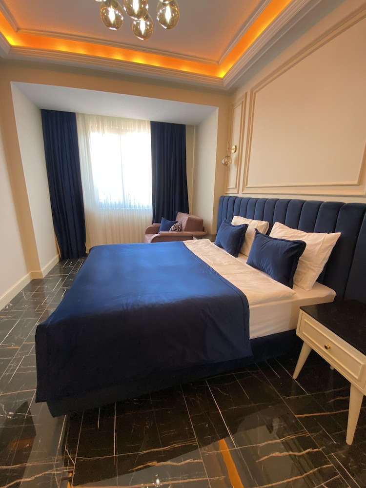 Princely Suites 3