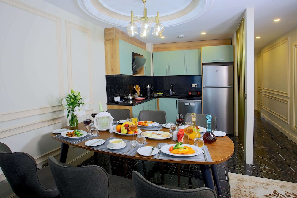 Princely Suites 13