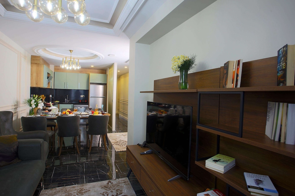 Princely Suites 23
