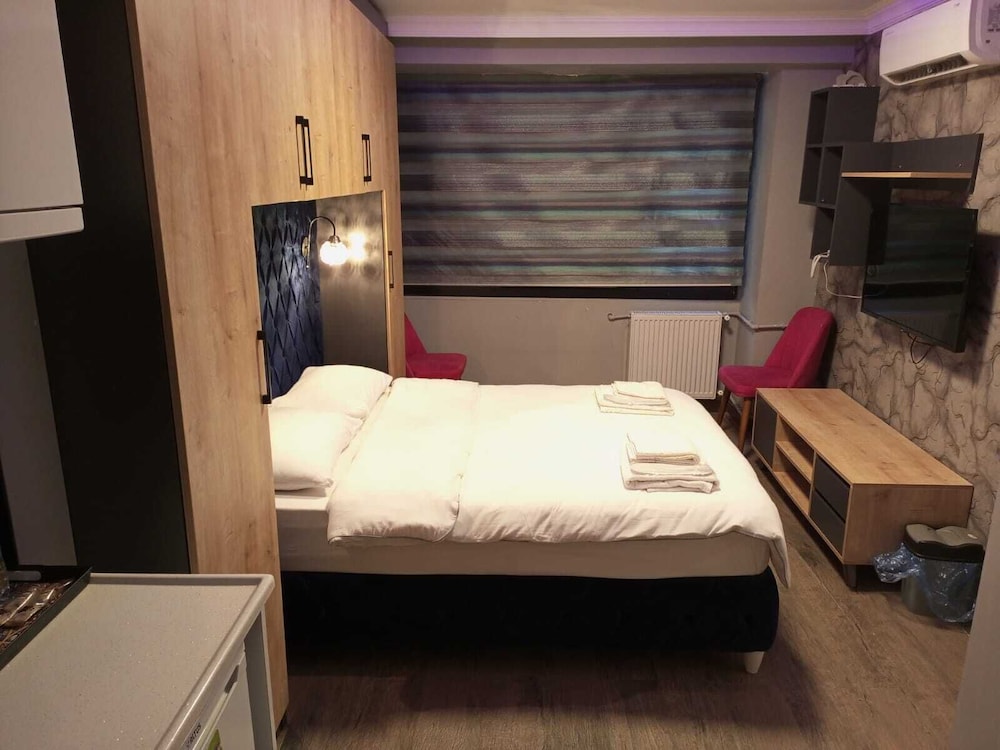 Middle Village Suite Hotel 9