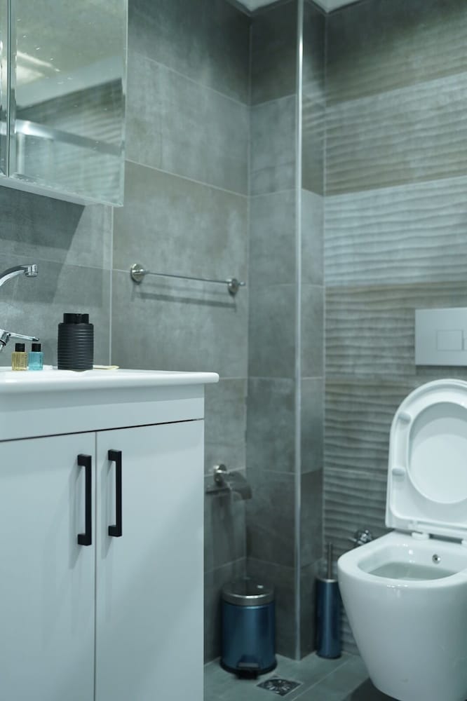 Middle Village Suite Hotel 24