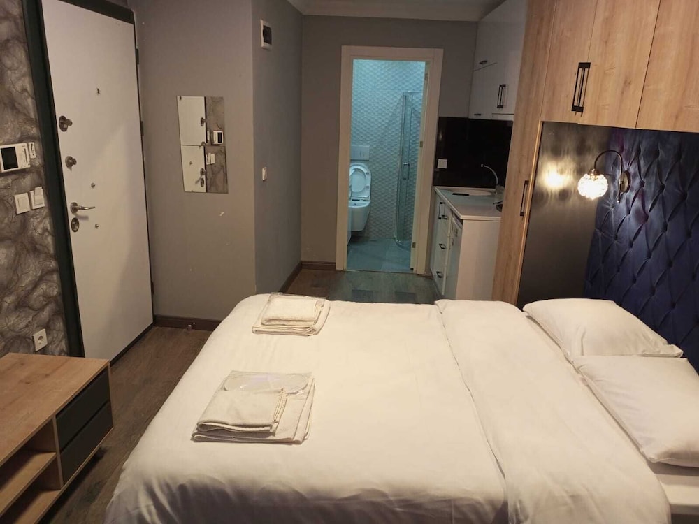 Middle Village Suite Hotel 12