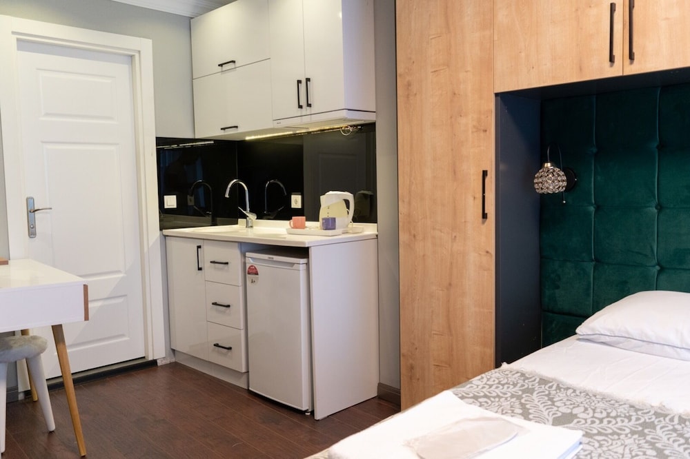 Middle Village Suite Hotel 16