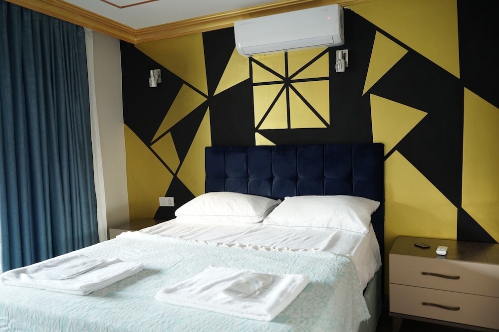 Middle Village Suite Hotel 3