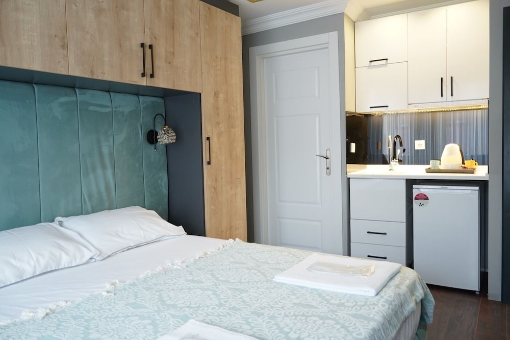 Middle Village Suite Hotel 18