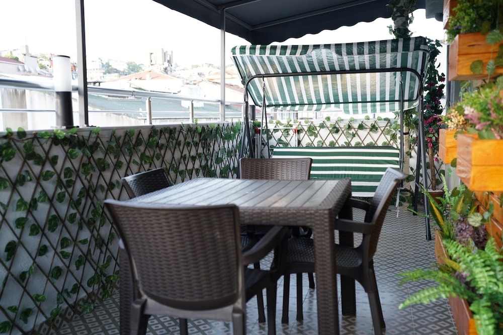 Middle Village Suite Hotel 22
