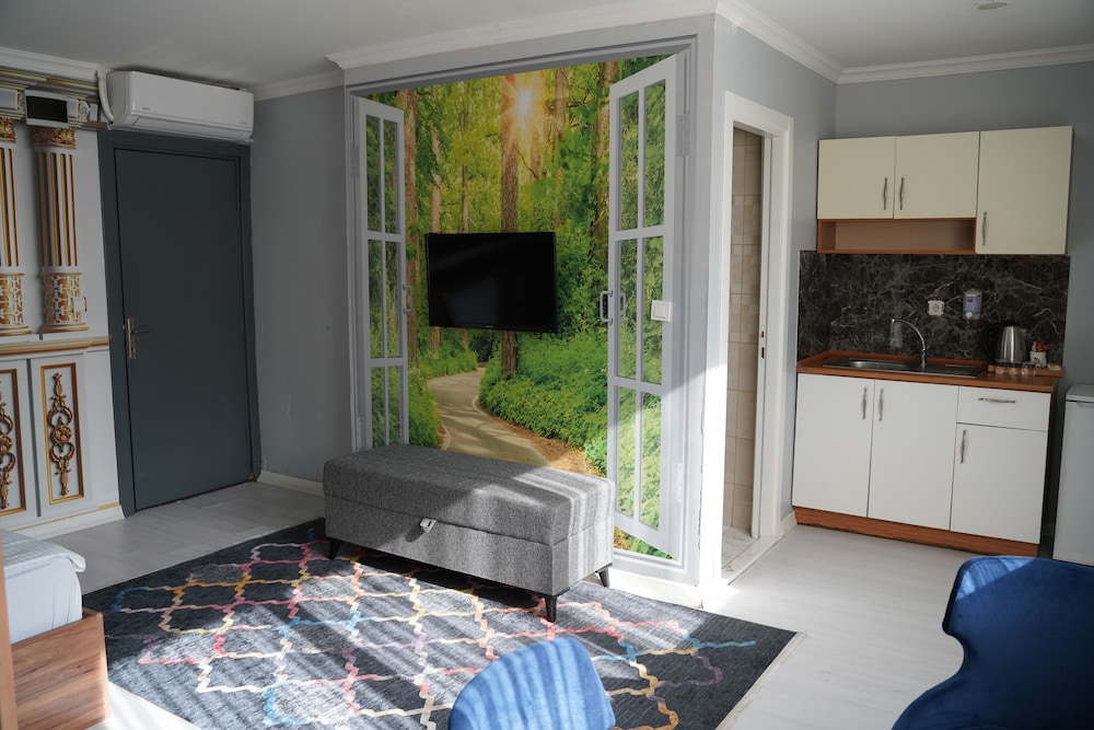 Heraldic Room Hotel 20