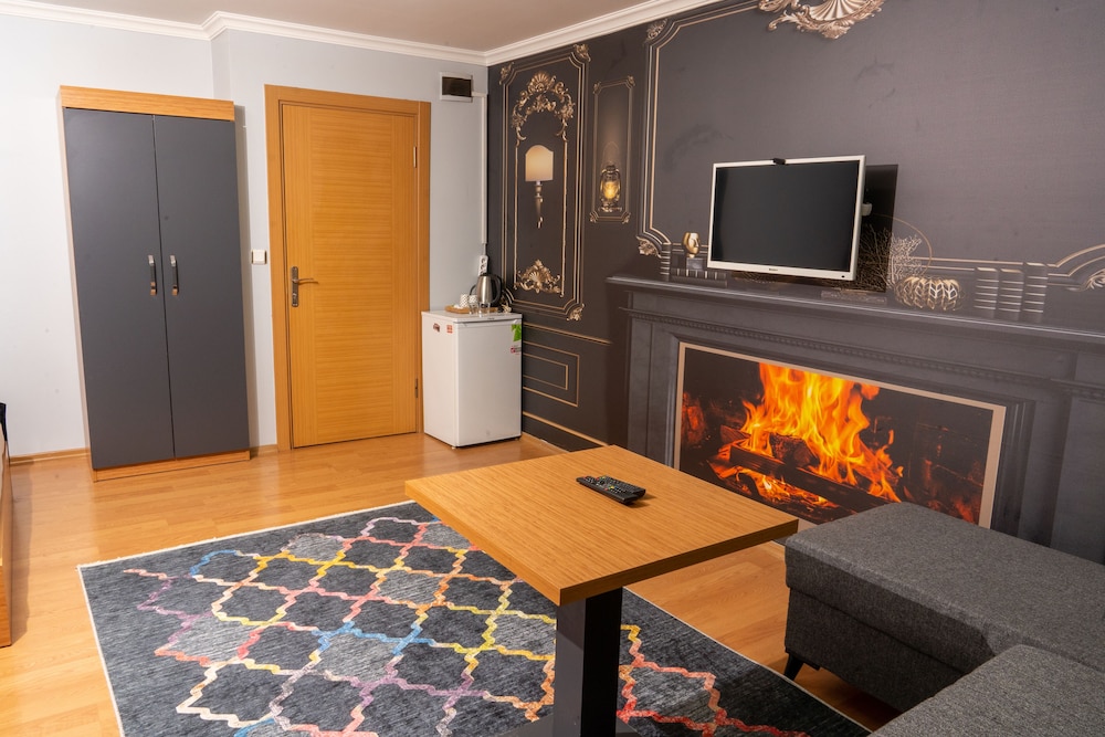 Heraldic Room Hotel 10