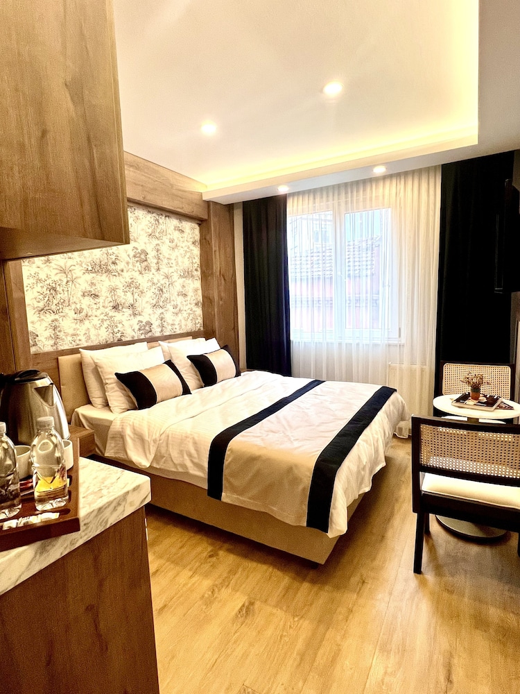 Guest Hotel 10
