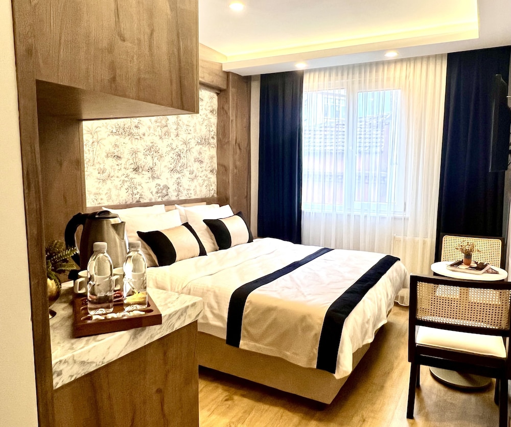 Guest Hotel 11