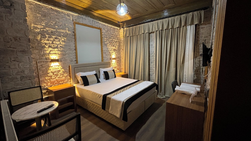 Guest Hotel 15