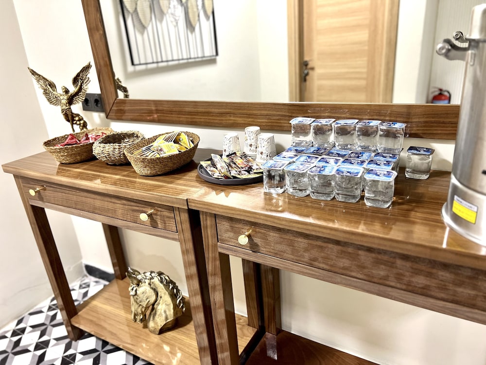 Guest Hotel 24