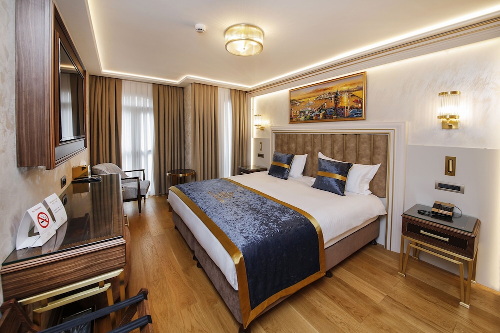 Manors Hotel 13