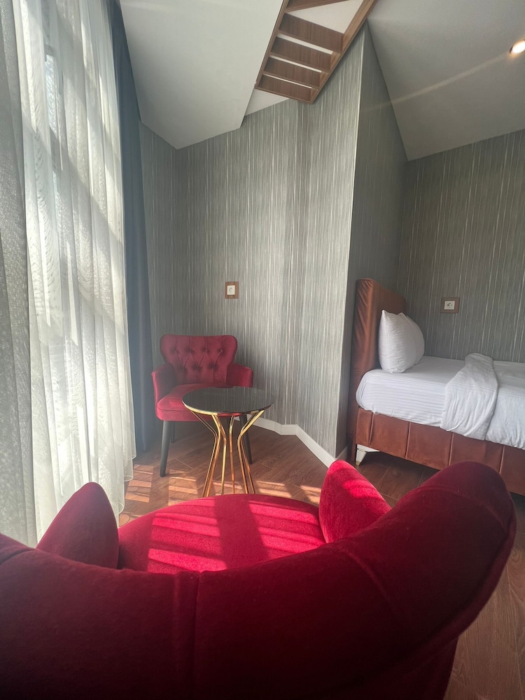 Beta Hotel 22