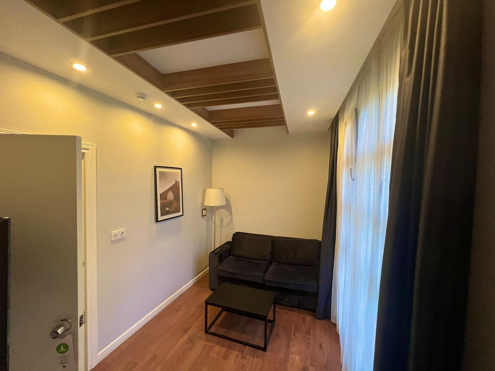 Beta Hotel 23