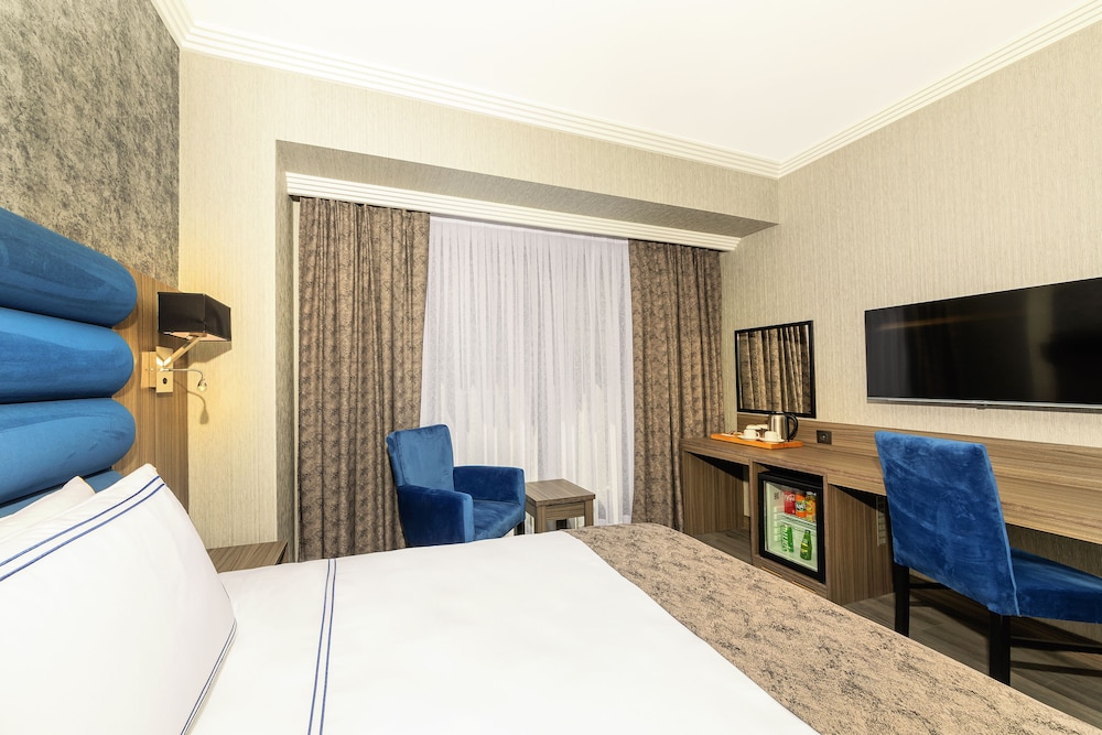Demiray Hotel 24