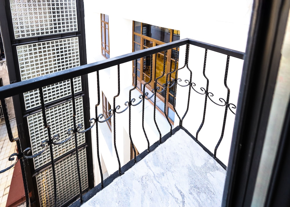 Galata Masterpiece Hotel 9