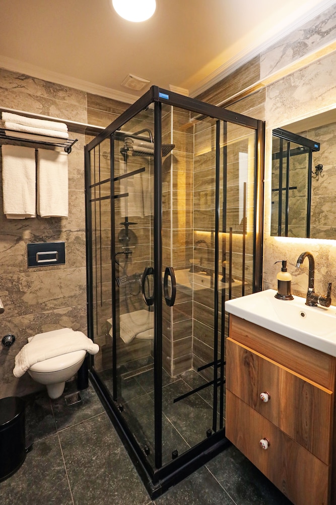 Galata Masterpiece Hotel 8