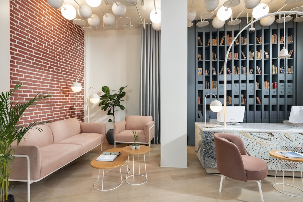 Ecole St. Pierre Hotel 4