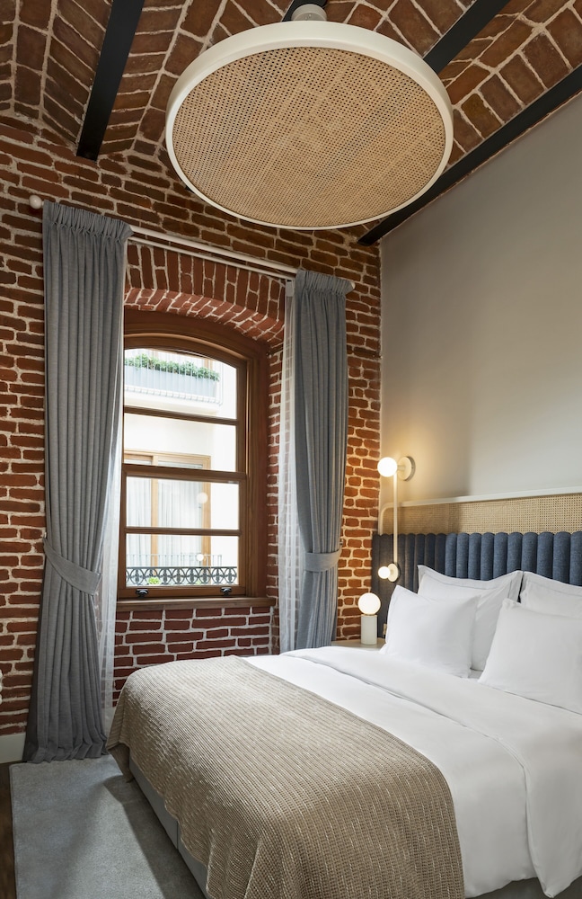 Ecole St. Pierre Hotel 20