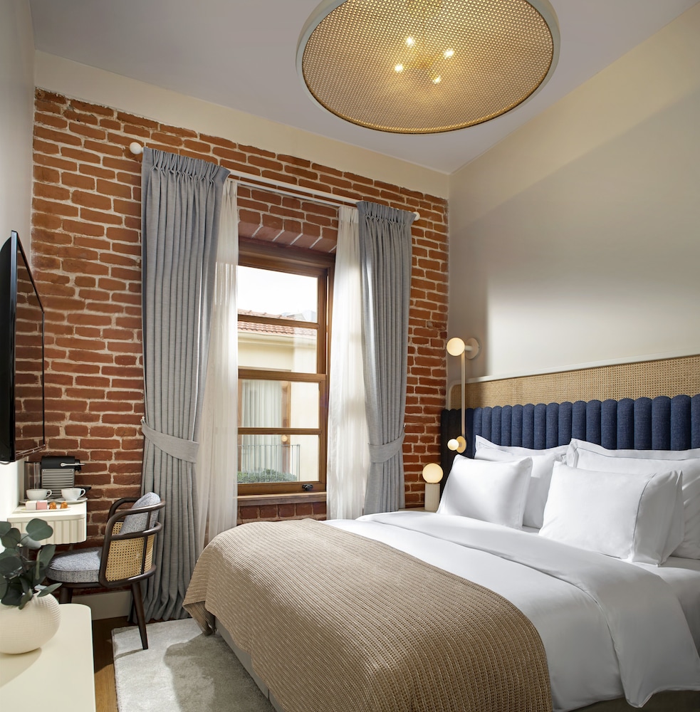 Ecole St. Pierre Hotel 19
