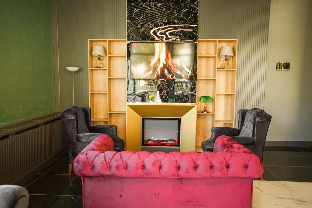 Aram Otel 4