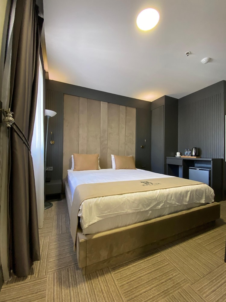 Aram Otel 14