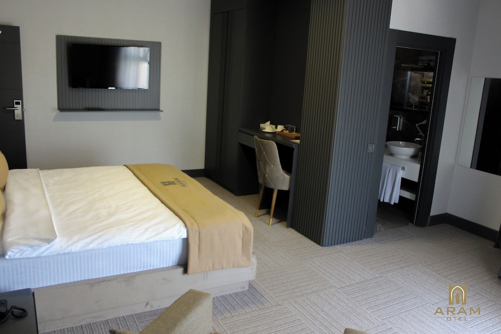 Aram Otel 13