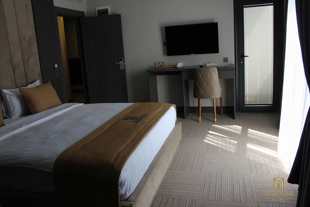Aram Otel 8