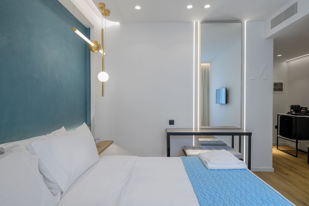 Acropolis Magenta Luxury Suites 23
