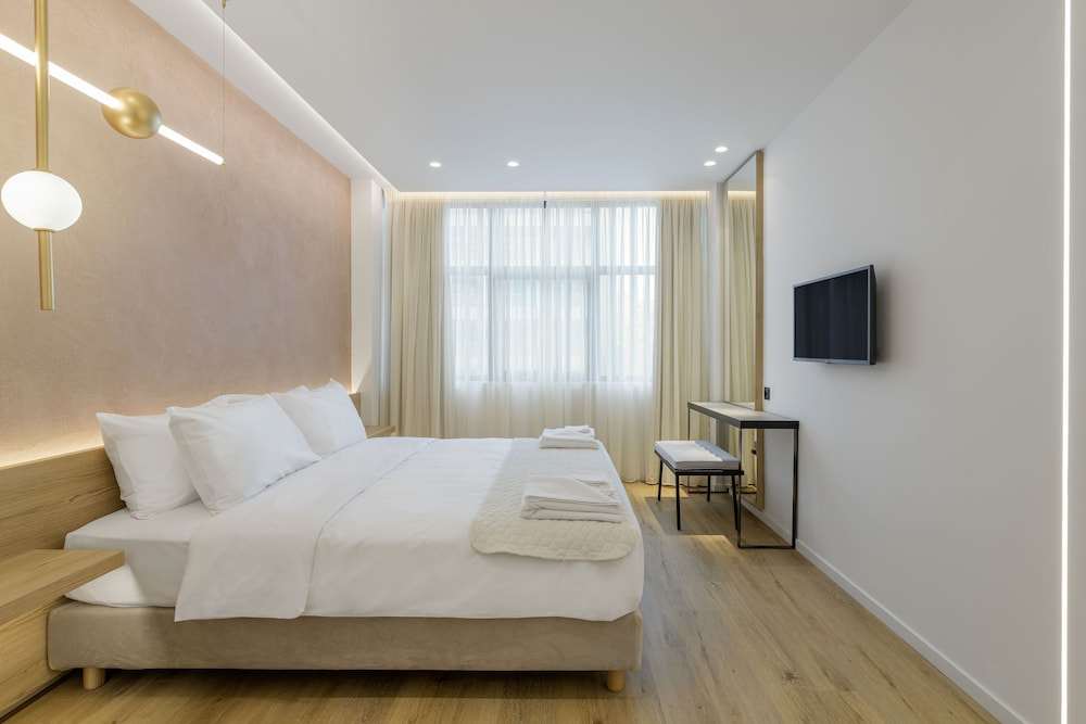 Acropolis Magenta Luxury Suites 11