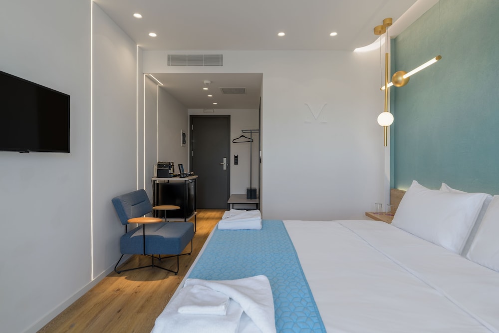 Acropolis Magenta Luxury Suites 15