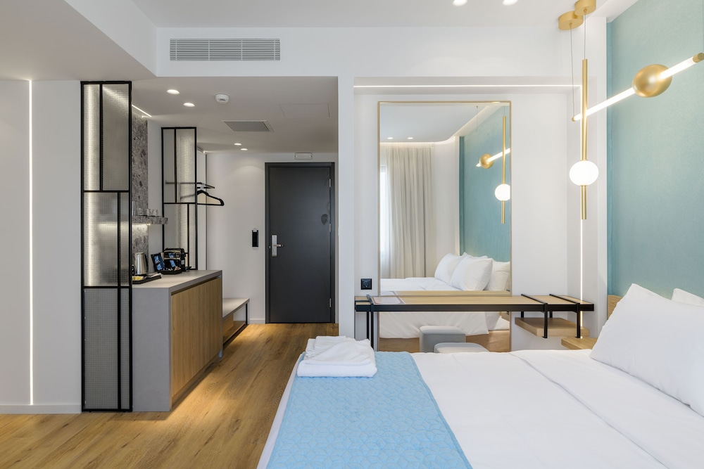 Acropolis Magenta Luxury Suites 7