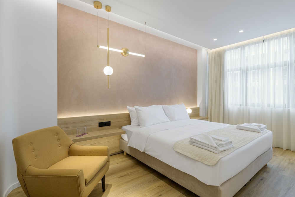 Acropolis Magenta Luxury Suites 12