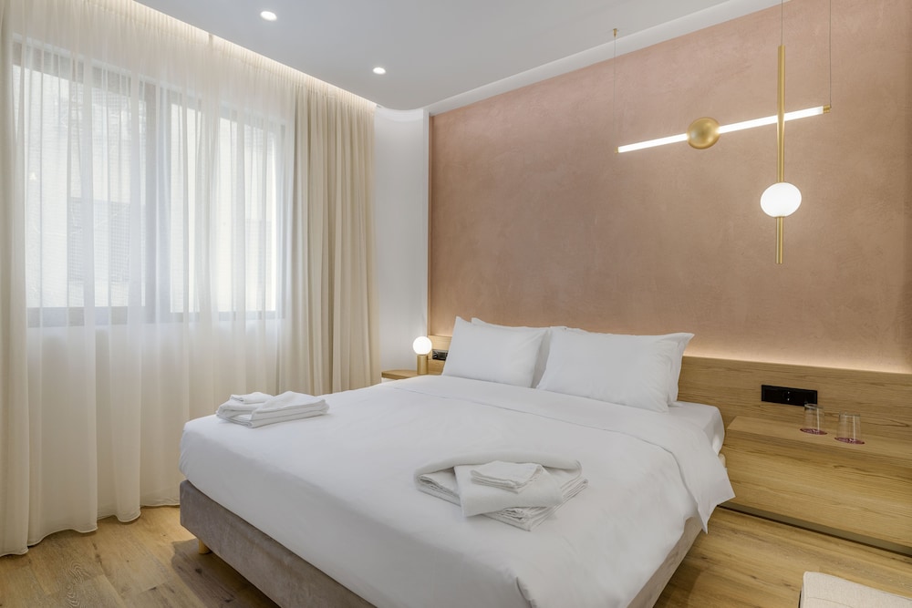 Acropolis Magenta Luxury Suites 19
