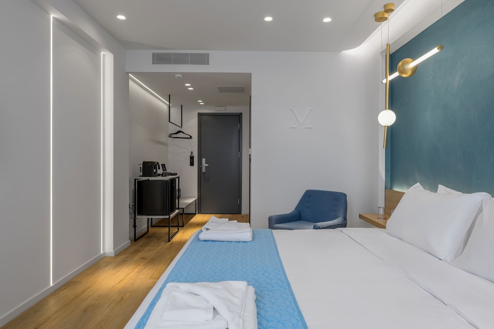 Acropolis Magenta Luxury Suites 14
